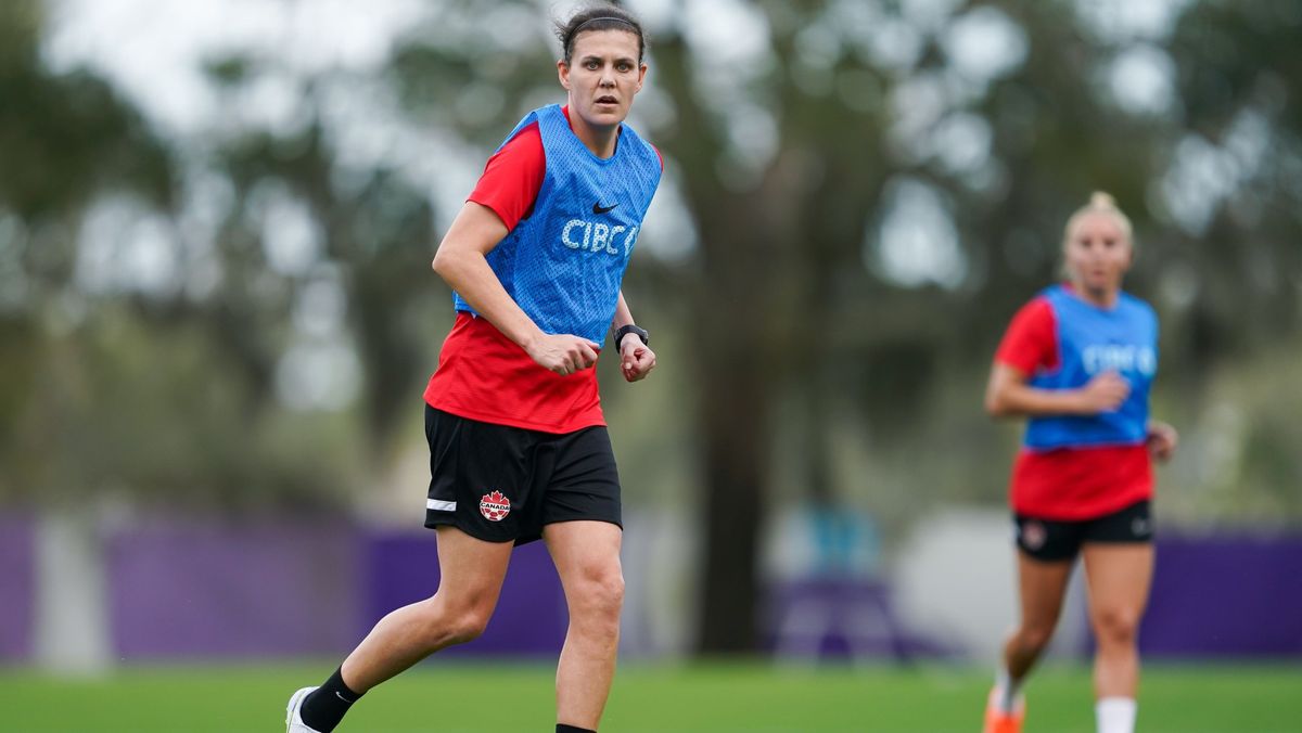 Christine Sinclair headlines Canadian roster for Olympic qualifiers